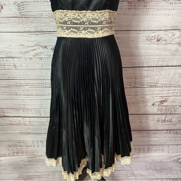 🚫SOLD🚫 Betsey Johnson Rare HTF Vintage 90s Slip Dress - Picture 6 of 11